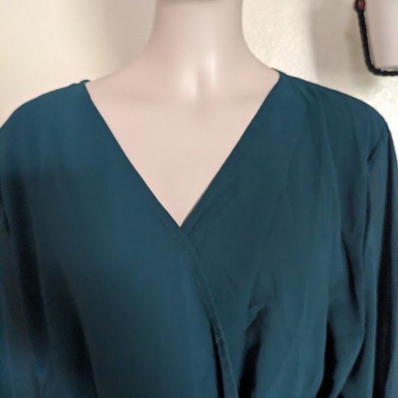 Green Dress - Picture 4 of 14